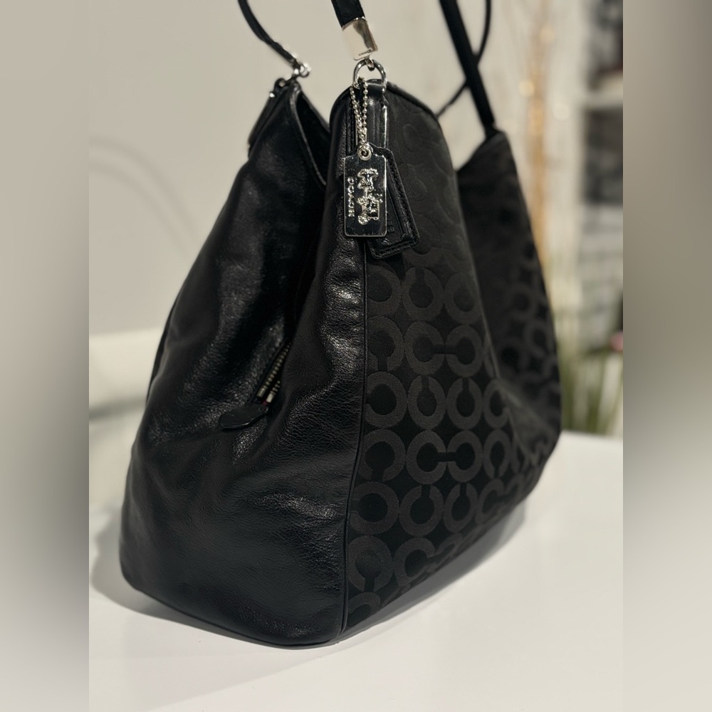 Coach Phoebe Shoulder Bag F19232 – Black Signature Jacquard & Leather - Picture 6 of 9